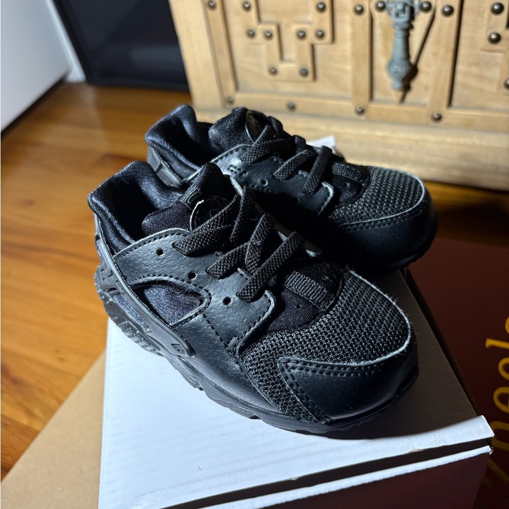 Nike Huarache Toddler Black Sneakers